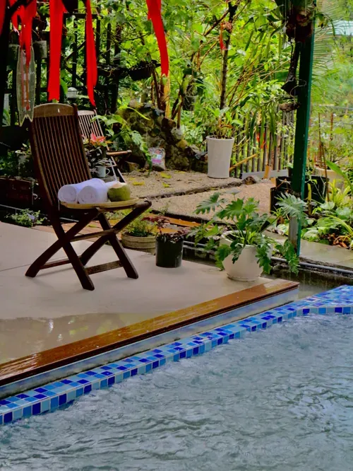 Pool Lounge
